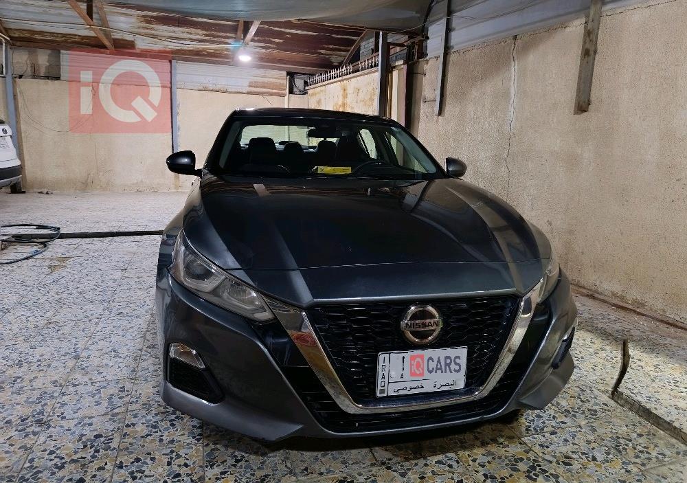 نيسان ألتيما